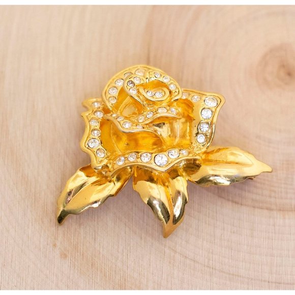 Vintage Intricate Gold Tone Rose Brooch by Avon - B9 - Picture 1 of 2